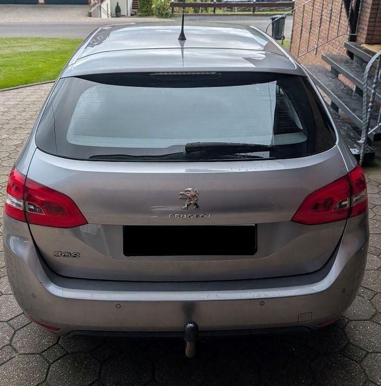 Gebraucht Peugeot 308 SW Active 116 PS (85 kW) 2015 Grau Kombi