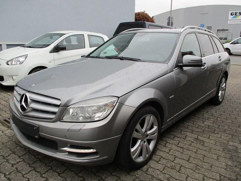 Gebraucht Mercedes C220 170 PS (125 kW) 2010 Silber Kombi