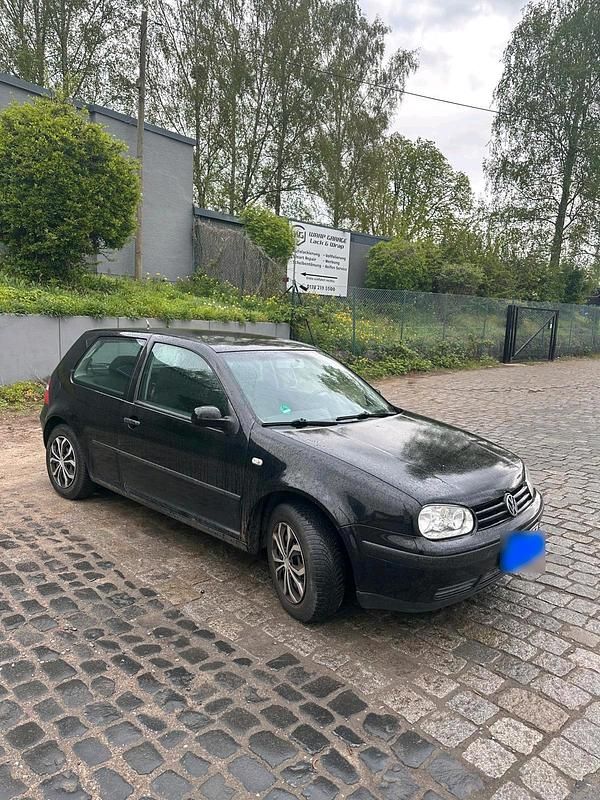 Second-hand VW Golf IV 110 CP (80 kW) 2002 Negru Hatchback