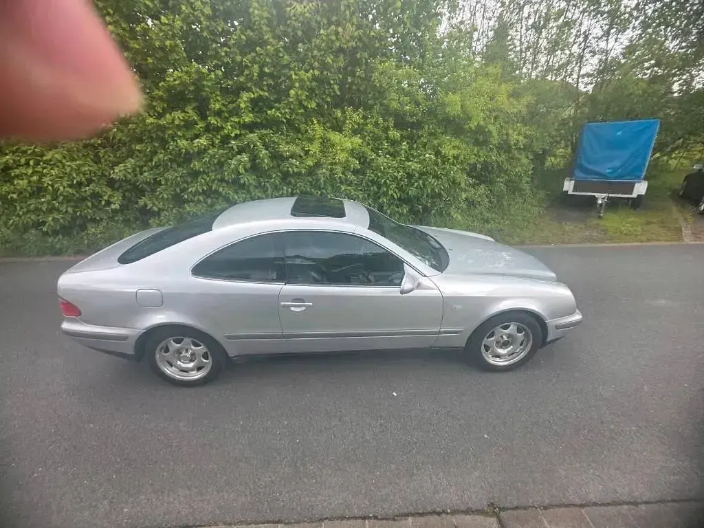 Gebraucht Mercedes CLK320 218 PS (160 kW) 1998 Silber Coupé