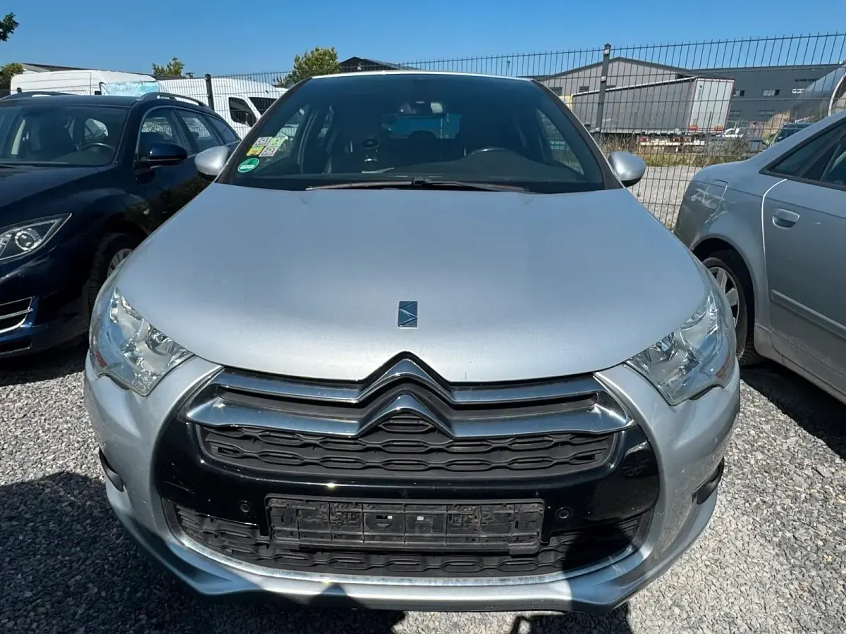 Gebraucht Citroën DS4 181 PS (133 kW) 2015 Silber Kleinwagen