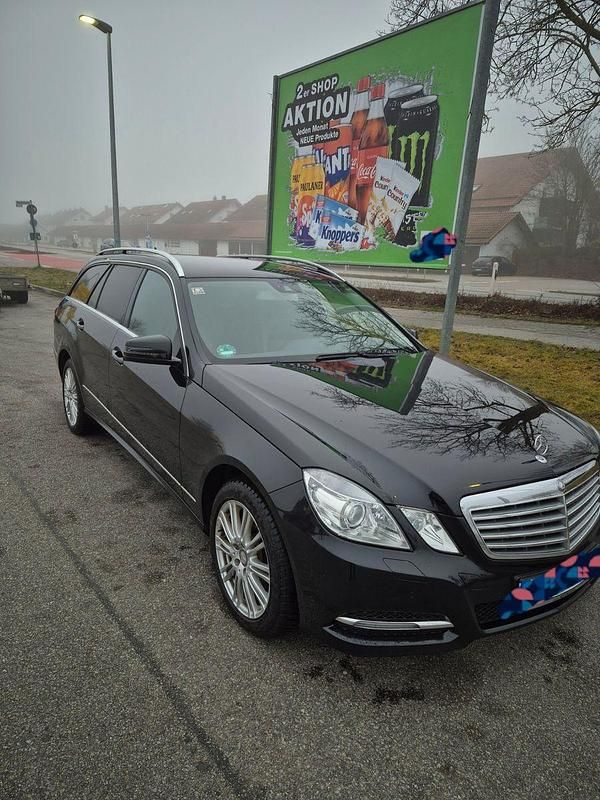 Gebraucht Mercedes E350 306 PS (225 kW) 2012 Schwarz Kombi