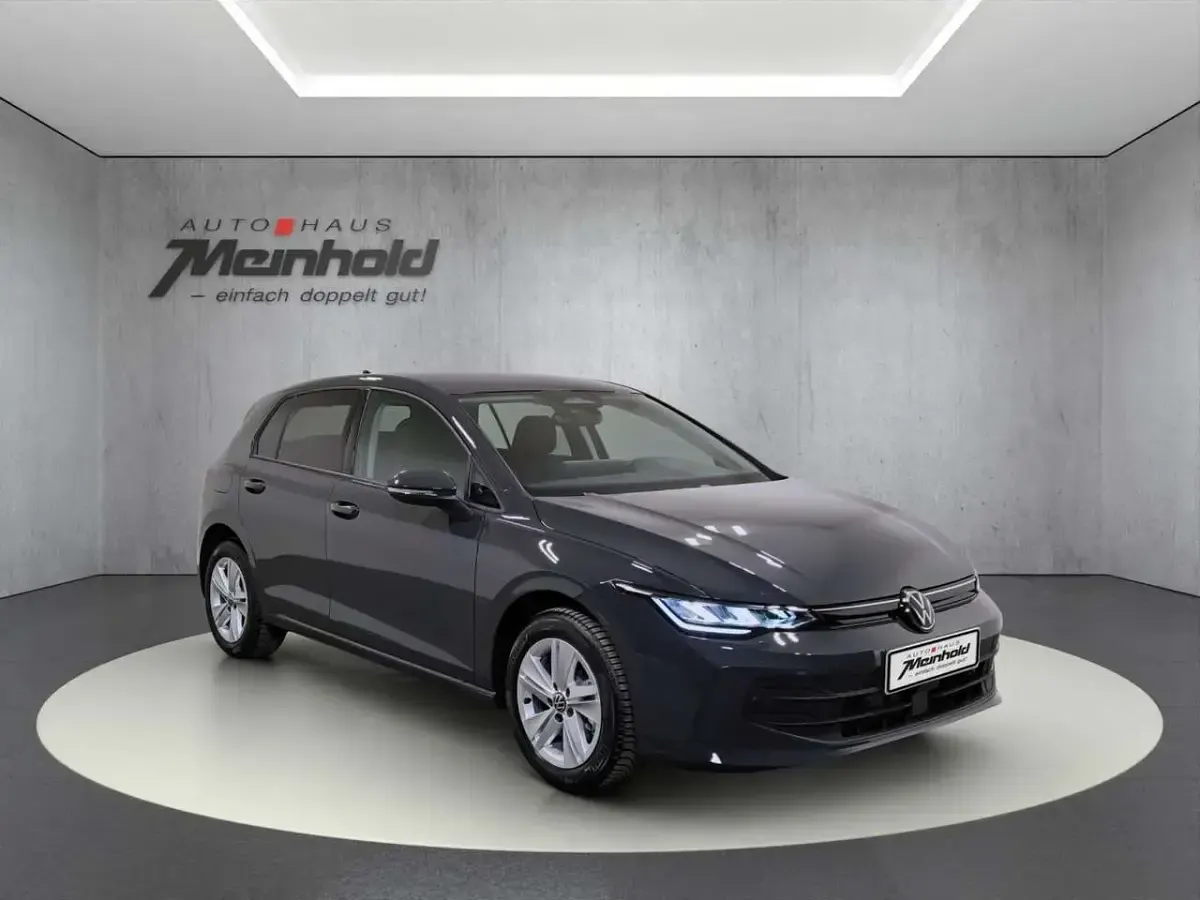Gebraucht VW Golf VIII Life 116 PS (85 kW) 2026 Uranograu Limousine