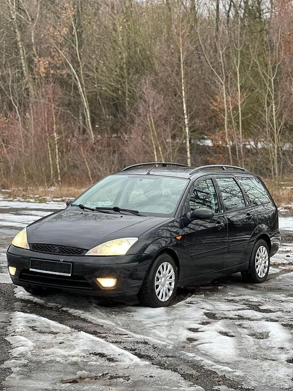 Schwarz Gebraucht 2004 Ford Focus Ghia Kombi | 1.099 € (Fairer Preis) - Bild 1/4