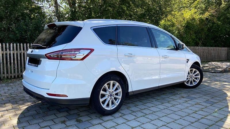 Gebraucht Ford S-MAX Titanium 150 PS (110 kW) 2016 Weiß Van / Kleinbus