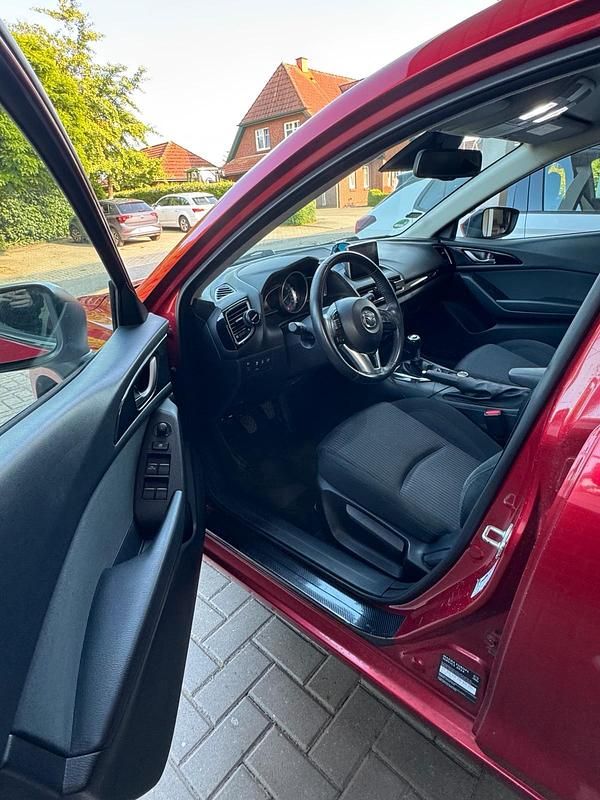 Gebraucht Mazda 3 120 PS (88 kW) 2013 Rot Limousine