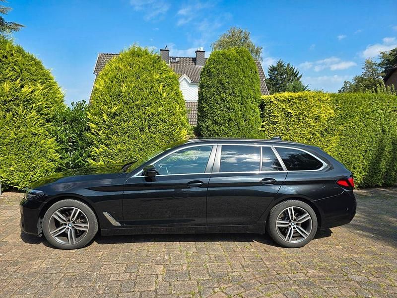 Gebraucht BMW 520 190 PS (139 kW) 2021 Schwarz Kombi