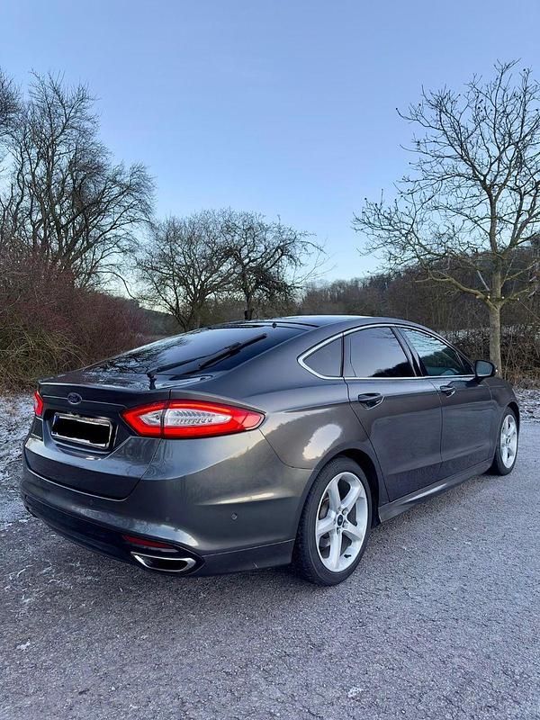Gebraucht Ford Mondeo 180 PS (132 kW) 2016 Grau Limousine