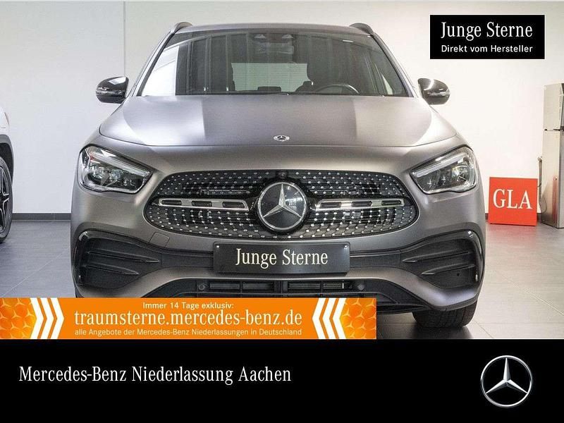 Grau Gebraucht 2022 Mercedes GLA250 AMG SUV | 39.890 € (Fairer Preis) - Bild 1/3