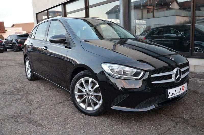 Gebraucht Mercedes B200 163 PS (119 kW) 2022 Nachtschwarz Van / Kleinbus
