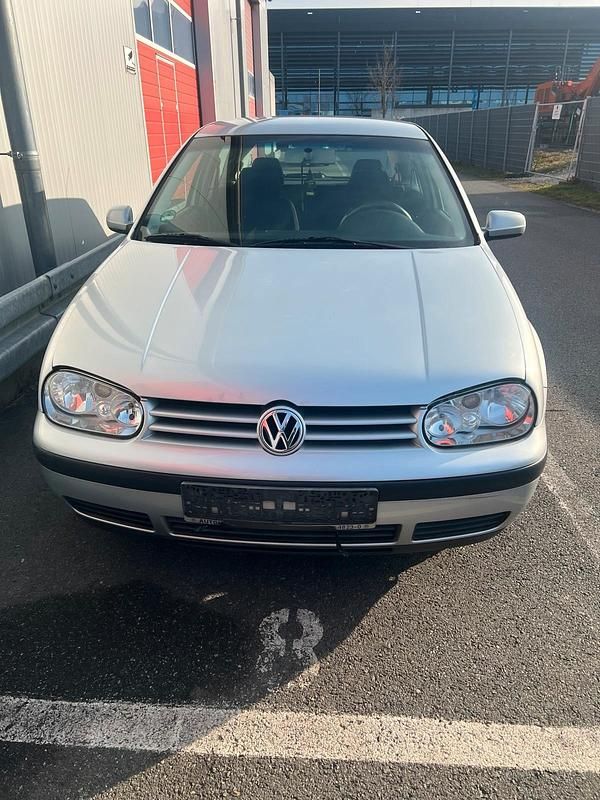Gebraucht VW Golf IV 75 PS (55 kW) 2002 Silber Kleinwagen