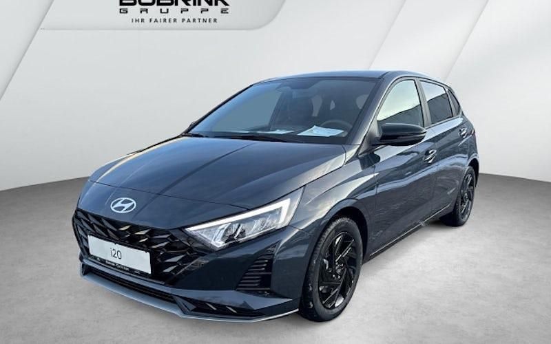 Neu Hyundai i20 Blackline 90 PS (66 kW) 2026 Grau Kleinwagen