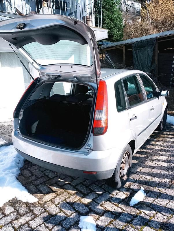 Gebraucht Ford Fiesta 100 PS (73 kW) 2003 Silber Kleinwagen