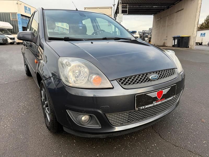 Gebraucht Ford Fiesta 80 PS (58 kW) 2007 Grau Limousine