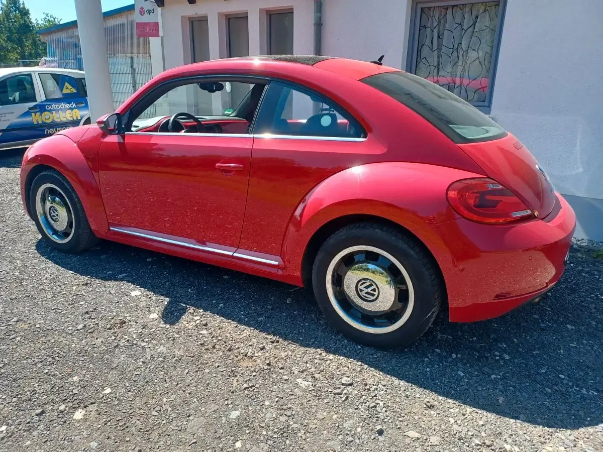 Gebraucht VW Beetle Design 105 PS (77 kW) 2016 Rot Kleinwagen