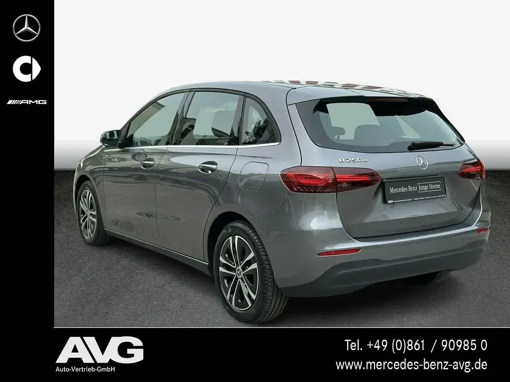 Gebraucht Mercedes B250 163 PS (119 kW) 2023 Grau Kleinwagen