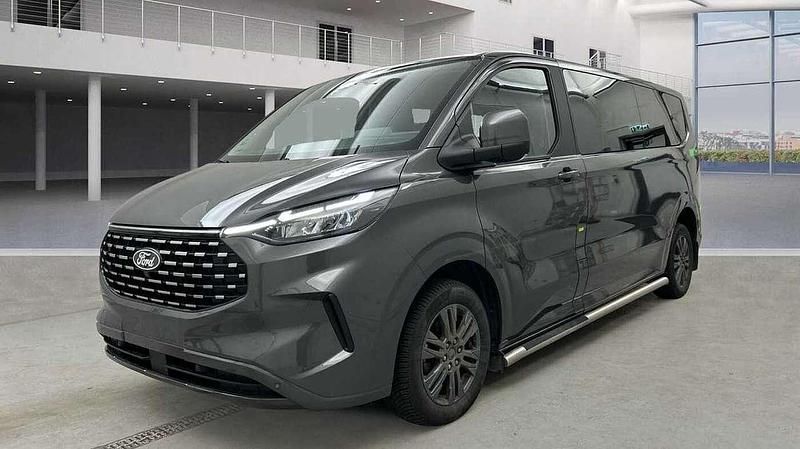 Magneticgraumetallic Gebraucht 2024 Ford Tourneo Titanium Van / Kleinbus | 38.900 € (Superpreis) - Bild 1/1