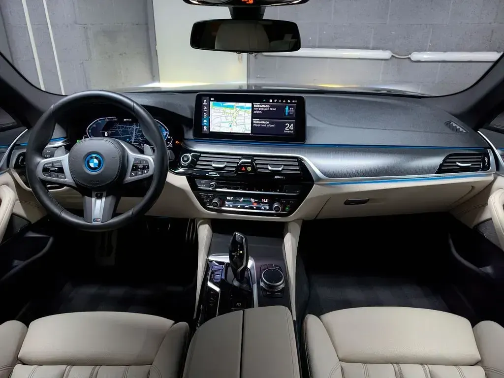 Gebraucht BMW 545e M Sport 286 PS (210 kW) 2022 Schwarz Limousine