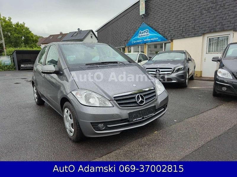 Grau Gebraucht 2010 Mercedes A180 Classic Kleinwagen | 7.600 € (Etwas zu teuer) - Bild 1/4