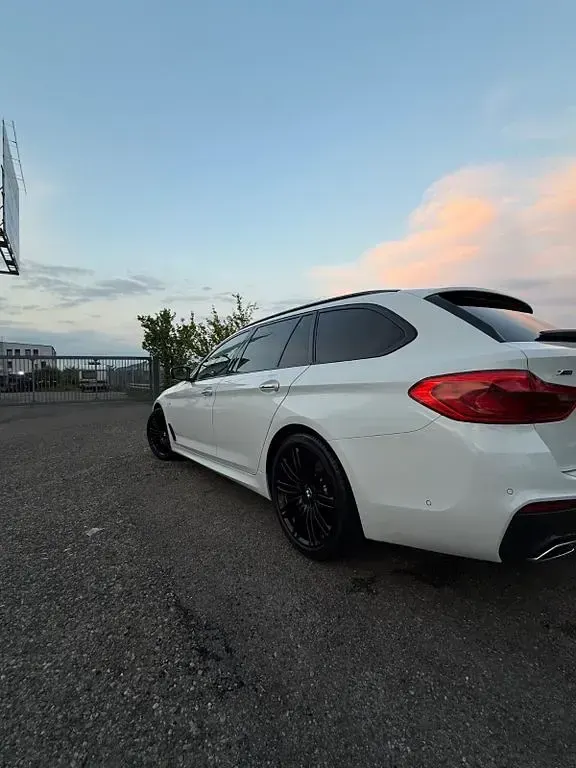 Gebraucht BMW 530 Sport Line 265 PS (194 kW) 2017 Weiß Kombi