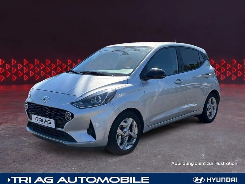 Silber Gebraucht 2023 Hyundai i10 GO! Kleinwagen | 15.949 € (Fairer Preis) - Bild 1/4