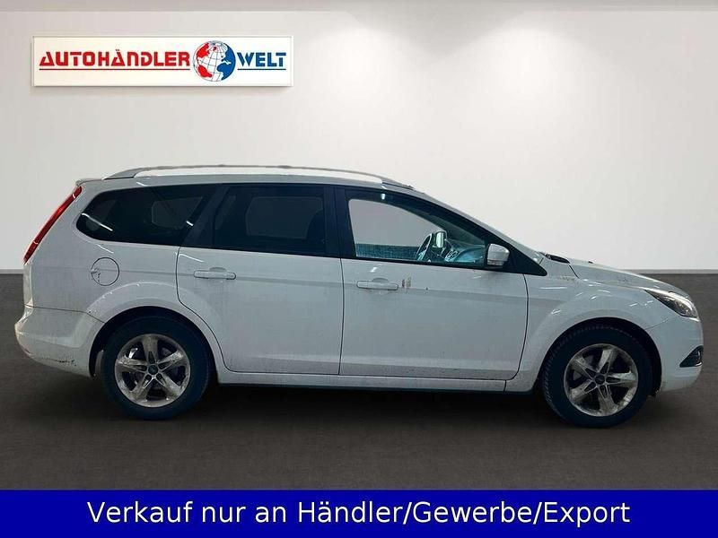 Gebraucht Ford Focus Style 125 PS (91 kW) 2009 Weiß Kombi