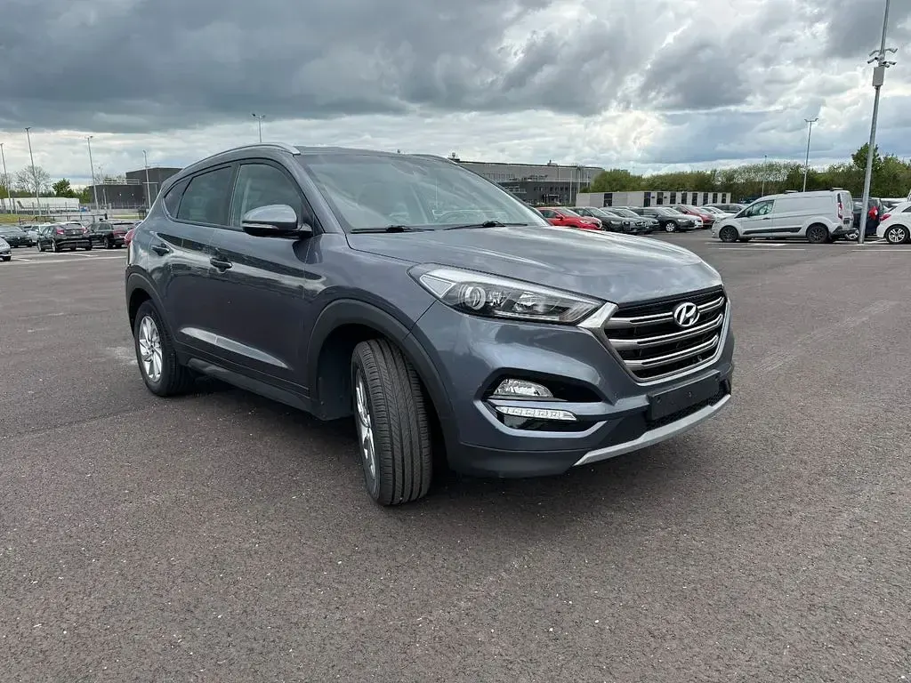 Gebraucht Hyundai Tucson 141 PS (103 kW) 2017 Grau SUV