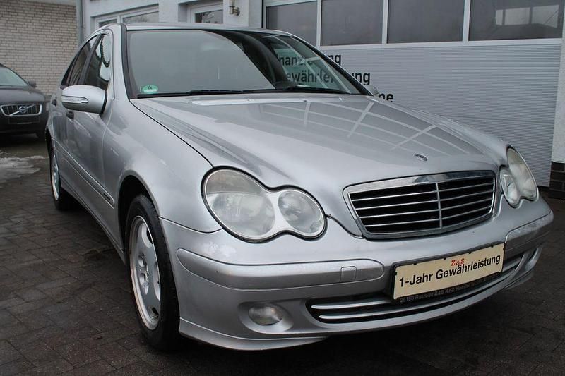 Silber Gebraucht 2005 Mercedes C180 Limousine | 3.777 € (Fairer Preis) - Bild 1/4