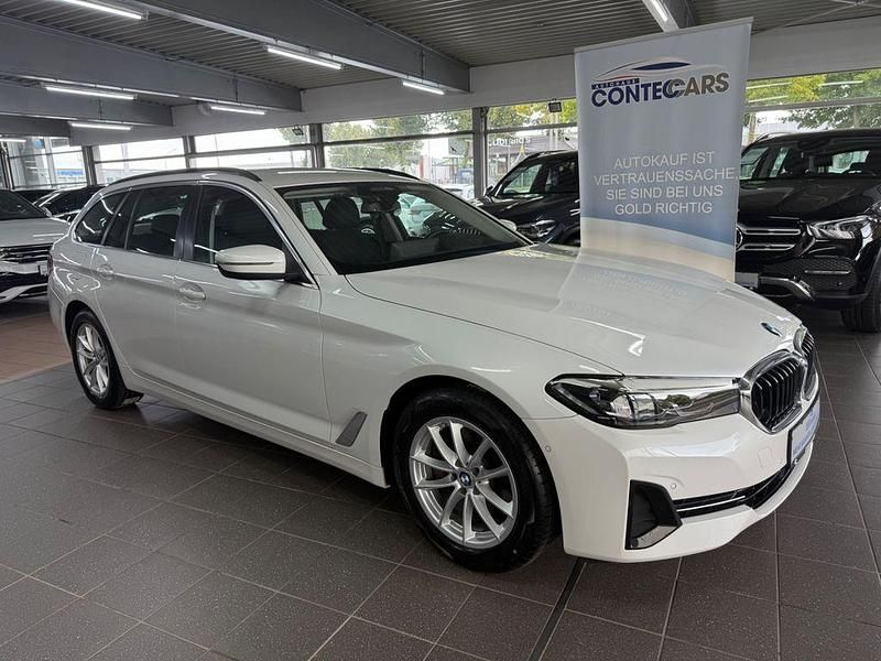Mineralweiss Gebraucht 2023 BMW 520 Kombi | 36.999 € (Guter Preis) - Bild 1/4
