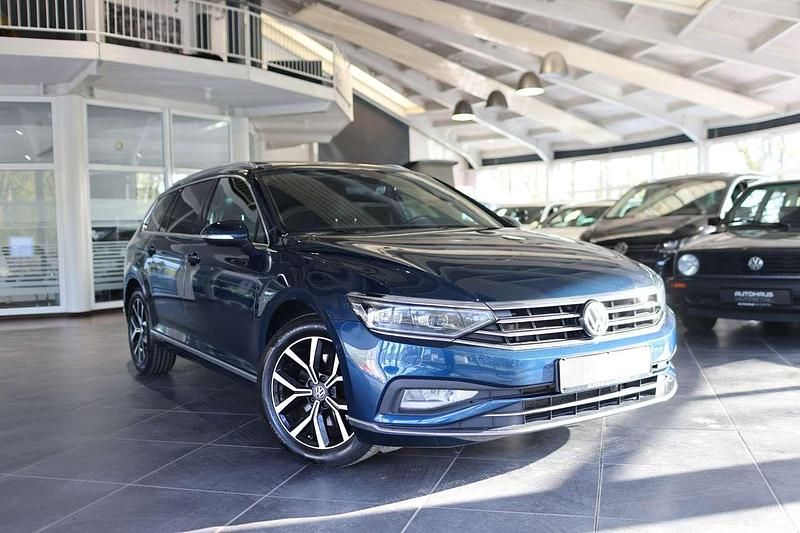 Gebraucht VW Passat 190 PS (139 kW) 2020 Aquamarinblau Kombi