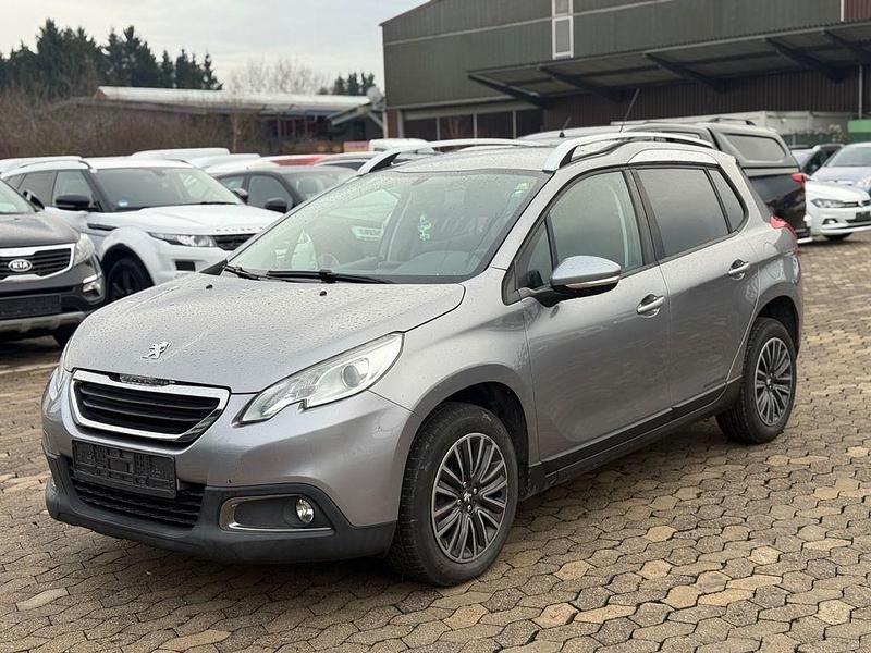 Grau Gebraucht 2015 Peugeot 2008 Active SUV | 4.950 € (Guter Preis) - Bild 1/4