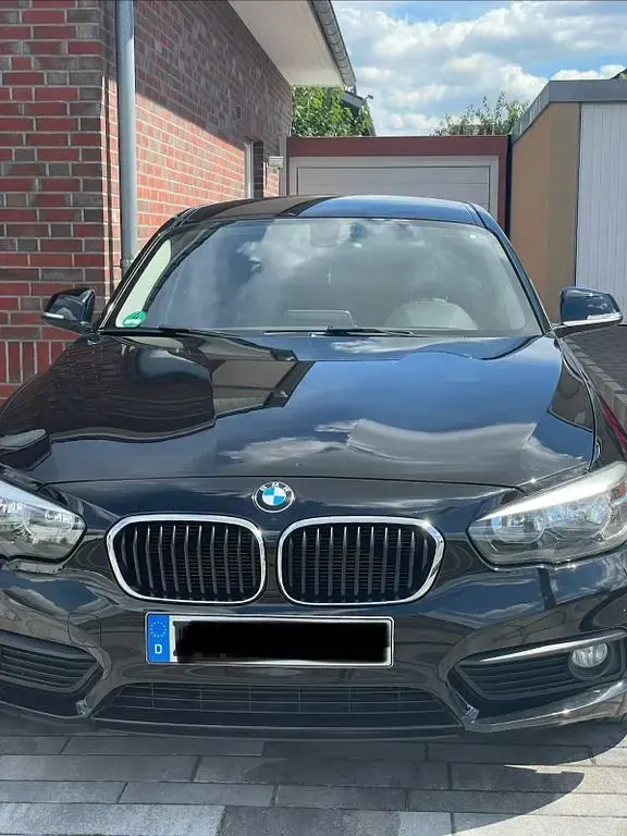Gebraucht BMW 116 Advantage 116 PS (85 kW) 2016 Schwarz Kleinwagen