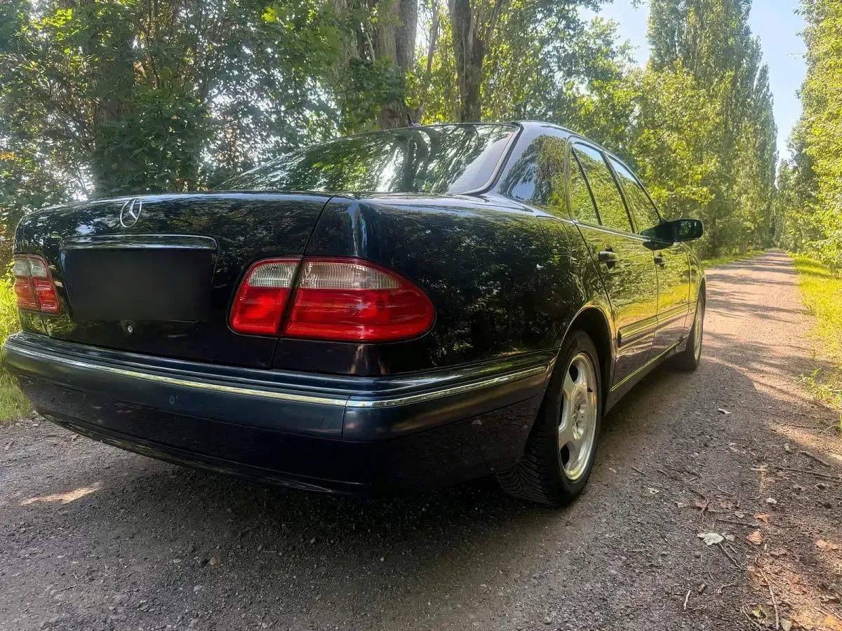 Gebraucht Mercedes E280 Elegance 204 PS (150 kW) 2001 Blau Limousine