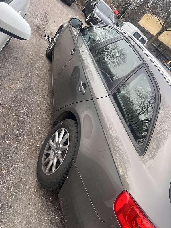 Gebraucht Audi A4 Ambiente 143 PS (105 kW) 2012 Kombi