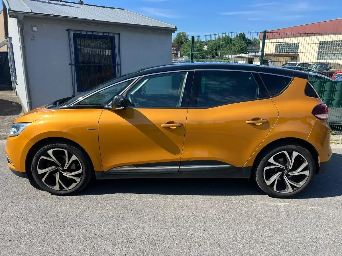 Gebraucht Renault Scénic IV Bose Edition 160 PS (117 kW) 2017 Orange Van / Kleinbus