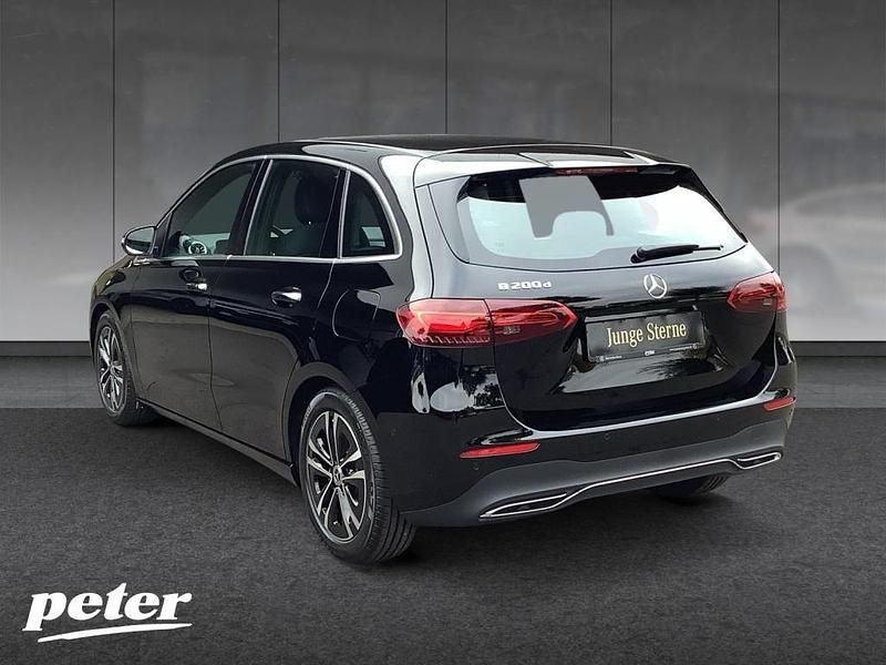 Gebraucht Mercedes B200 Progressive 150 PS (110 kW) 2025 Schwarz Van / Kleinbus