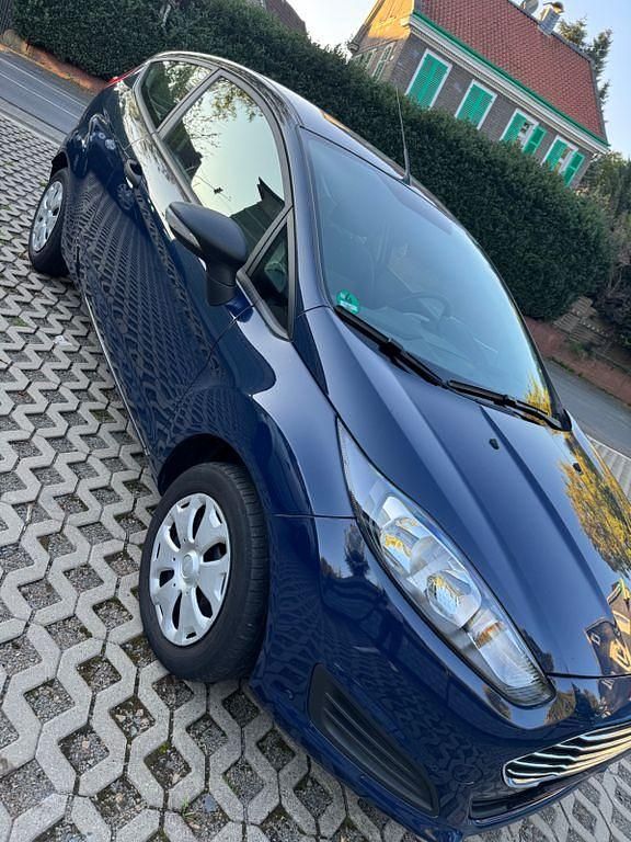 Gebraucht Ford Fiesta 60 PS (44 kW) 2015 Blau Kleinwagen