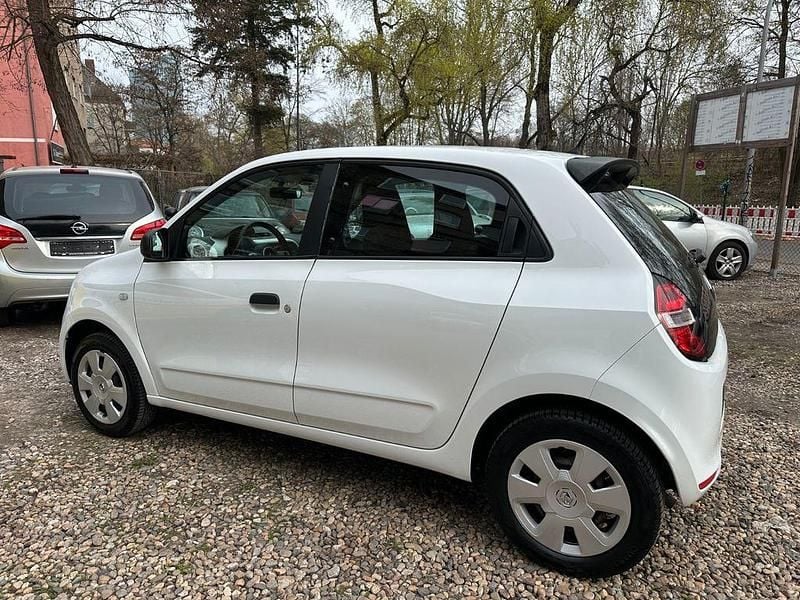Gebraucht Renault Twingo Life 69 PS (50 kW) 2016 Weiß Kleinwagen