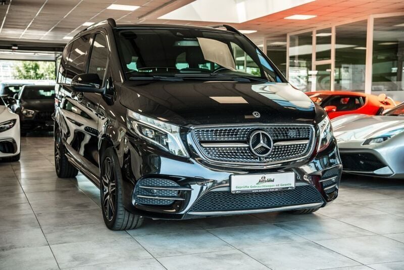 Schwarz Gebraucht 2018 Mercedes V250 AMG Van / Kleinbus | 41.900 € (Guter Preis) - Bild 1/4