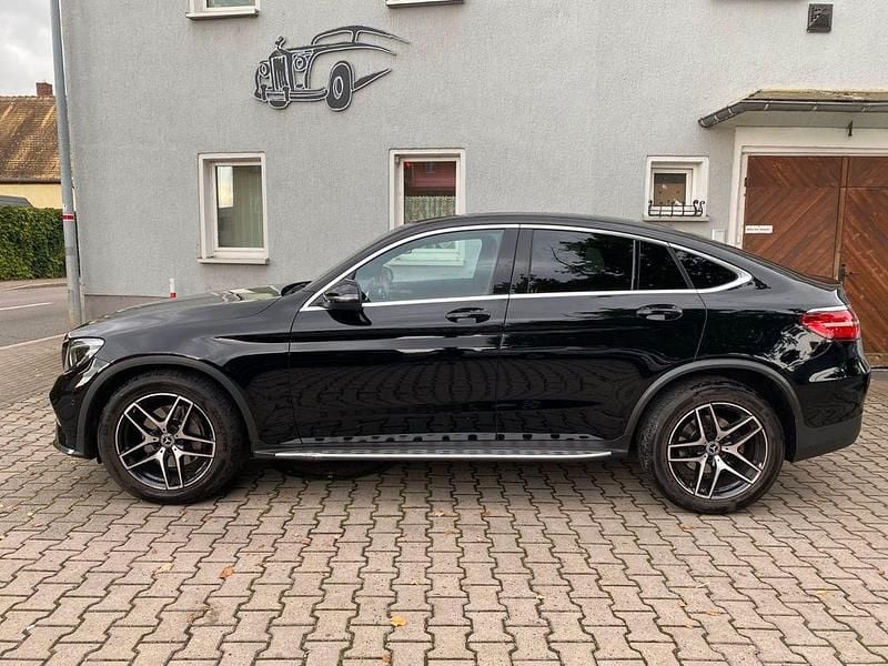 Schwarz Gebraucht 2017 Mercedes GLC250 AMG line Coupé | 28.480 € (Guter Preis) - Bild 1/4