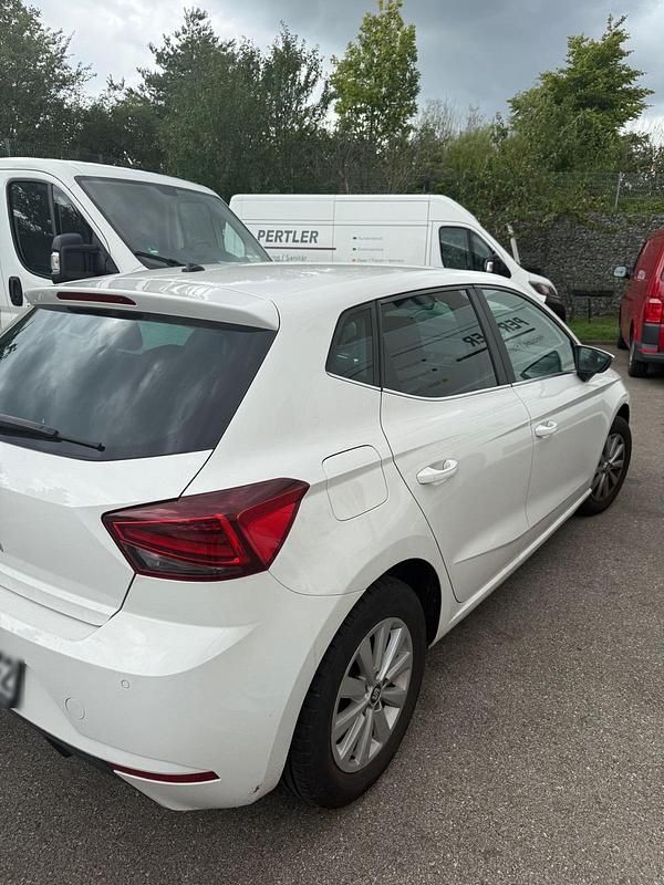 Gebraucht Seat Ibiza 95 PS (69 kW) 2017 Weiß Kleinwagen