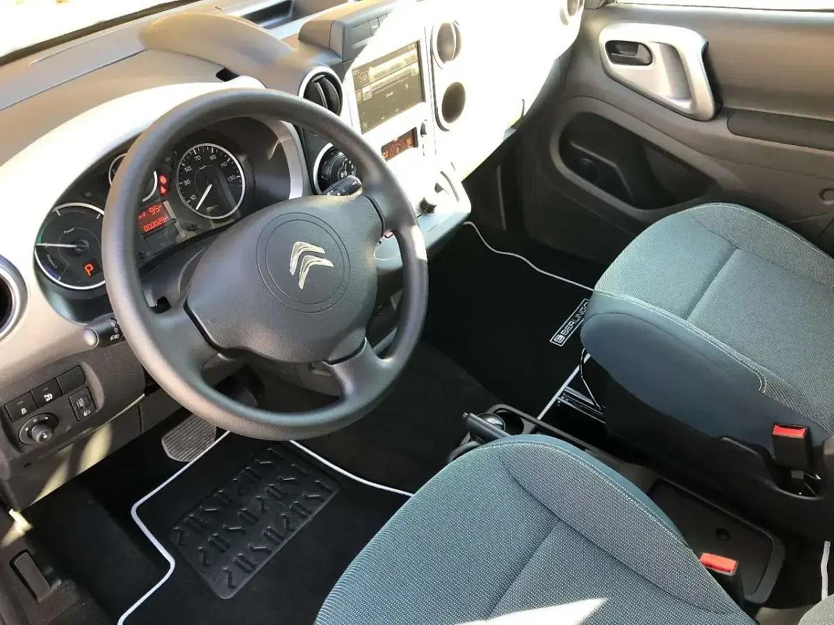 Gebraucht Peugeot TePee 35 kW (48 PS) 2018 Frost  weiß  uni Kombi