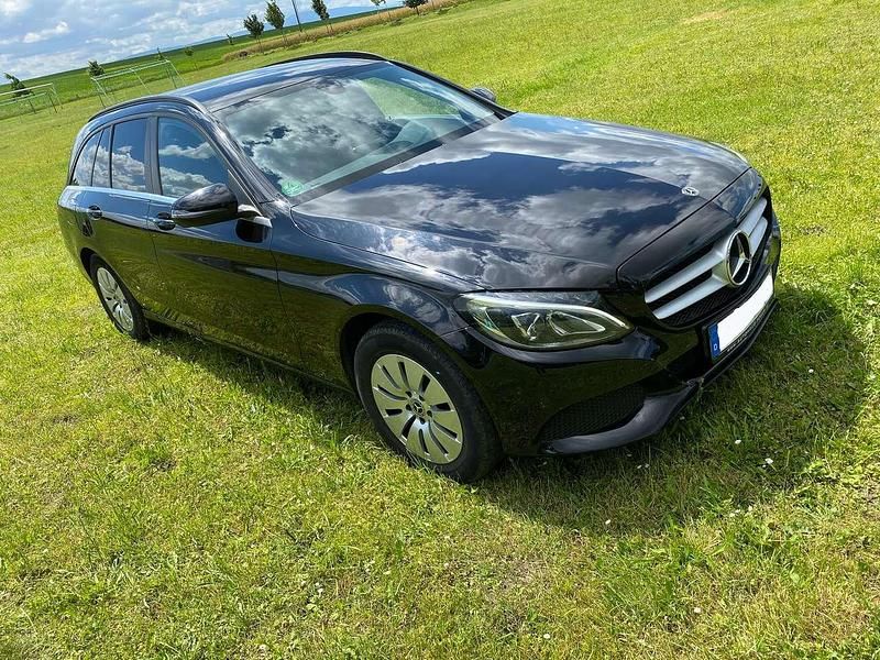 Schwarz Gebraucht 2017 Mercedes C220 Edition Kombi | 11.000 € (Superpreis) - Bild 1/4