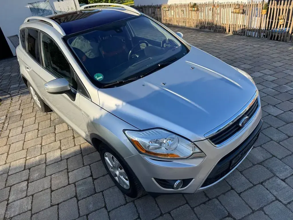 Gebraucht Ford Kuga 163 PS (119 kW) 2011 Silber SUV
