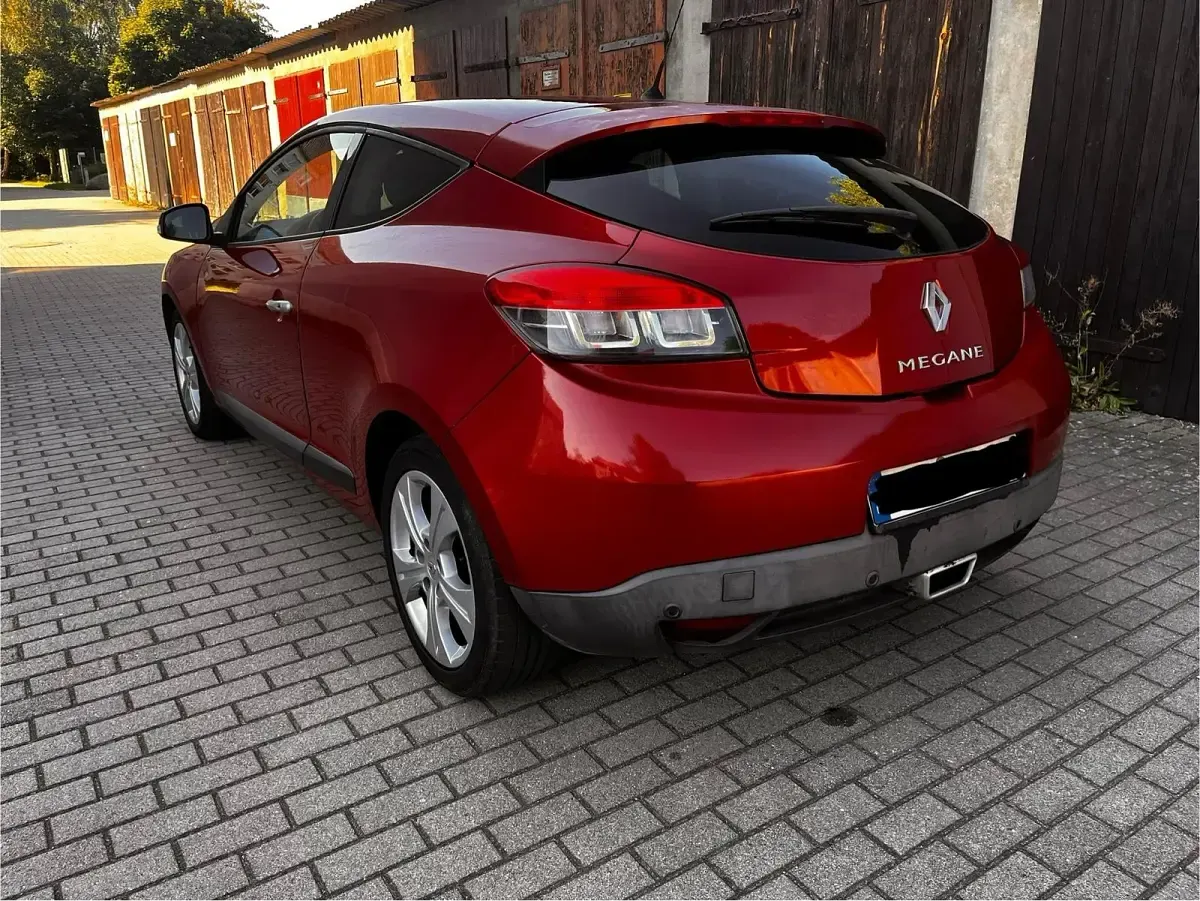 Gebraucht Renault Mégane 101 PS (74 kW) 2010 Rot Limousine