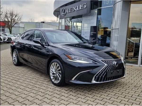 Schwarz (wählbar) Gebraucht 2023 Lexus ES300 Luxury Line Limousine | 26.112 € - Bild 1/4
