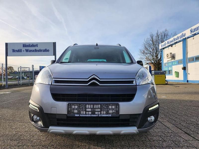 Grau Gebraucht 2016 Citroën Berlingo PureTech Van / Kleinbus | 6.990 € (Superpreis) - Bild 1/4
