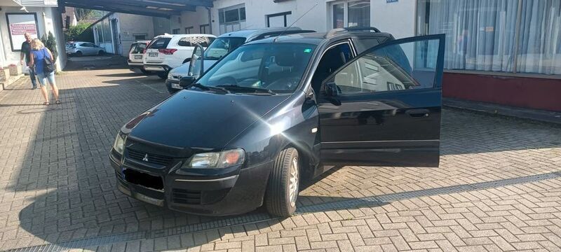 Schwarz Gebraucht 2004 Mitsubishi Space Star Van / Kleinbus | 1.149 € - Bild 1/4