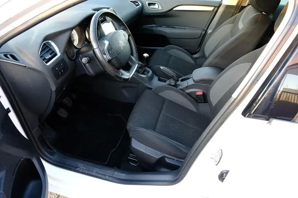 Used Citroën C4 Business Class 99 HP (72 kW) 2018 White Sedan