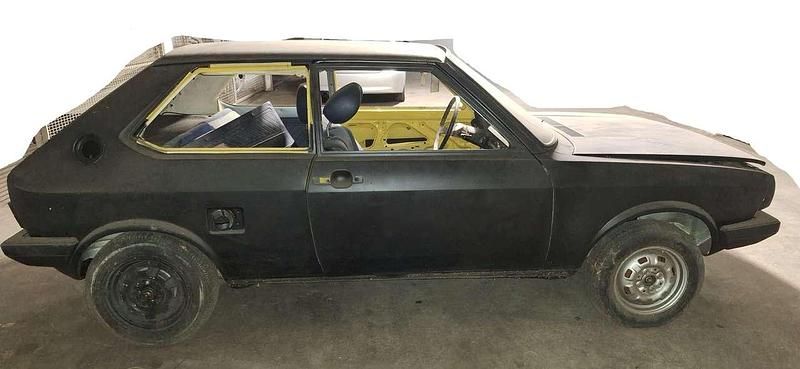 Gebraucht Audi 50 Basis 50 PS (36 kW) 1977 Gelb Kleinwagen